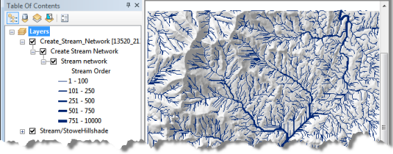 ArcMap después de ejecutar la tarea Crear red de cursos de agua ArcMap después de ejecutar la tarea Crear red de cursos de agua